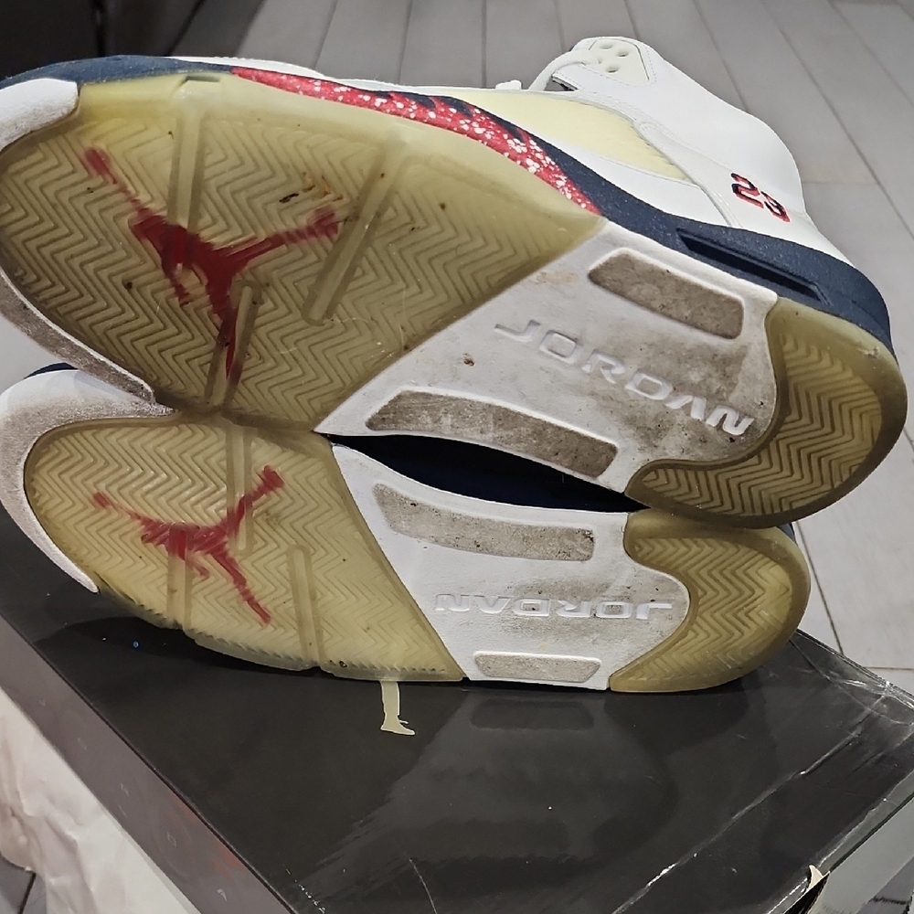 Air Jordan 5 Retro White Sneakers - Picture 5 of 6